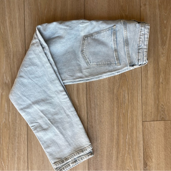 Universal Thread Jeans - Picture 3 of 3